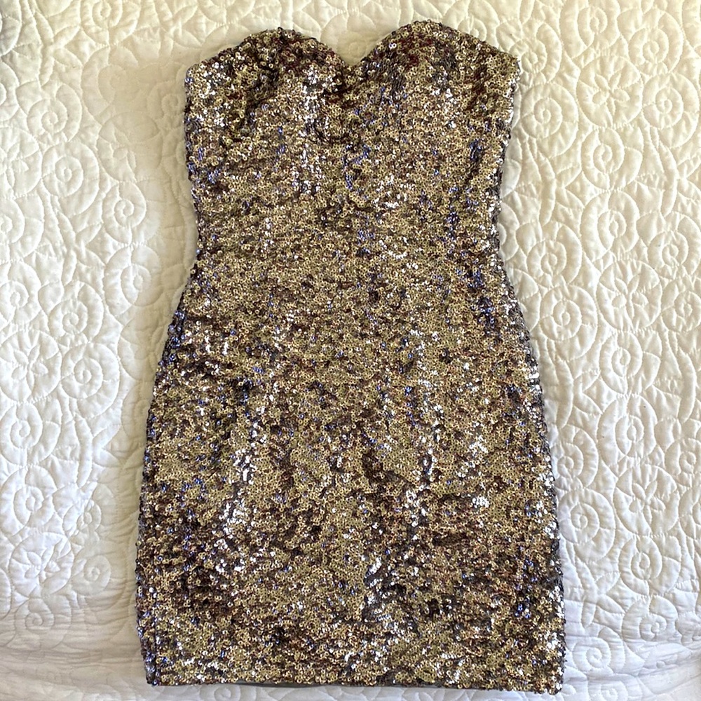 Evenings by Allure sequined mini dress. Size 4.